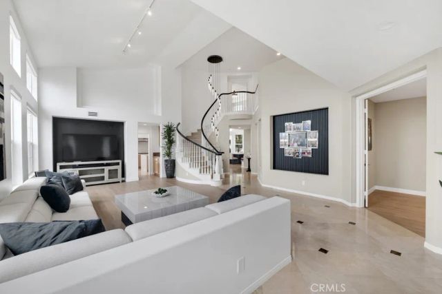 2912 Woodflower, Thousand Oaks, CA 91362