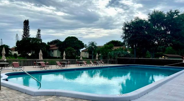 4849 SABLE PINE Circle B1, West Palm Beach, FL 33417