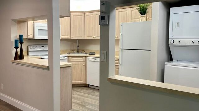 4849 SABLE PINE Circle B1, West Palm Beach, FL 33417