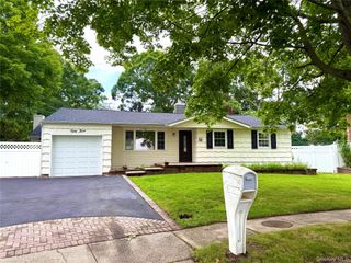 53 Longworth Avenue, Dix Hills, NY 11746