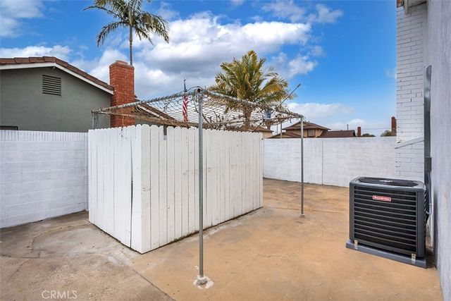 618 S Vicki Lane, Anaheim, CA 92804
