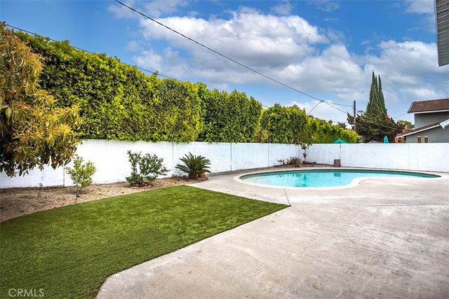 618 S Vicki Lane, Anaheim, CA 92804