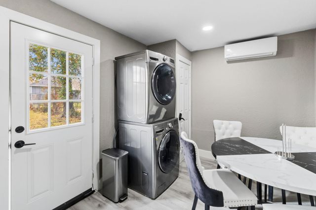 5914 Southcrest Street, Houston, TX 77033