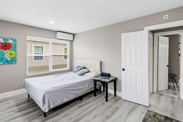 5914 Southcrest Street, Houston, TX 77033