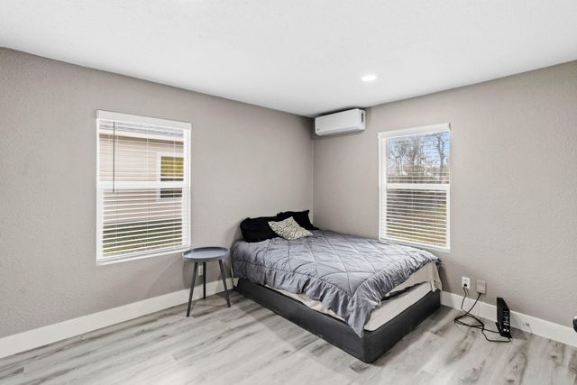 5914 Southcrest Street, Houston, TX 77033