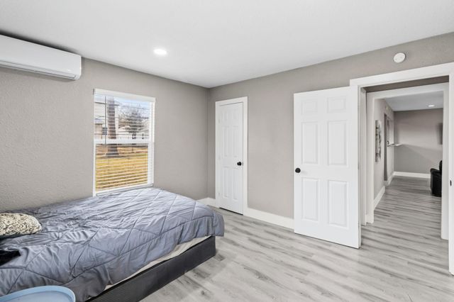 5914 Southcrest Street, Houston, TX 77033