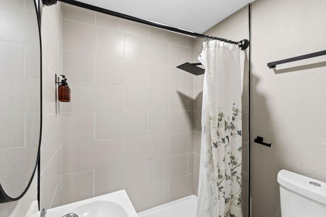 5914 Southcrest Street, Houston, TX 77033