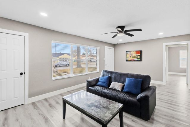 5914 Southcrest Street, Houston, TX 77033