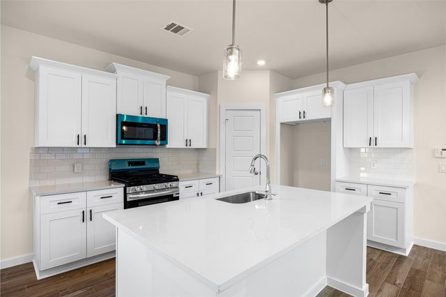 2411 Outpost Canyon Drive, Iowa Colony, TX 77583