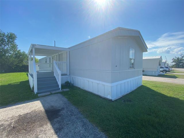 2021 N Battlebell Road 28, Highlands, TX 77562