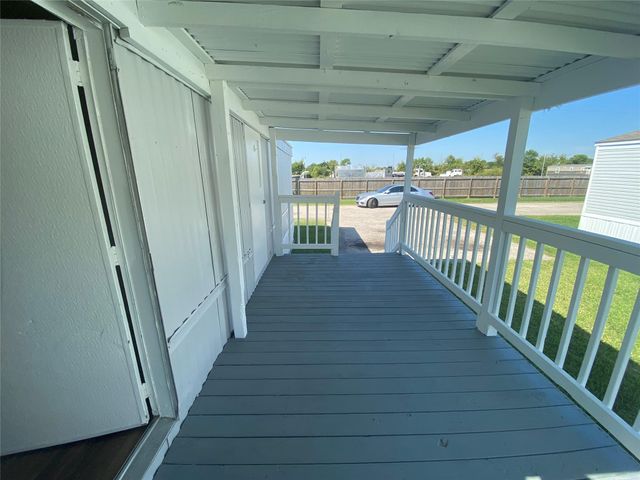 2021 N Battlebell Road 28, Highlands, TX 77562