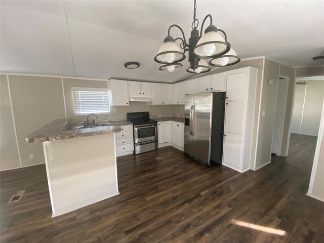 2021 N Battlebell Road 28, Highlands, TX 77562