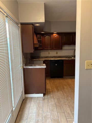 1001 E Stewart Street, Dayton, OH 45410