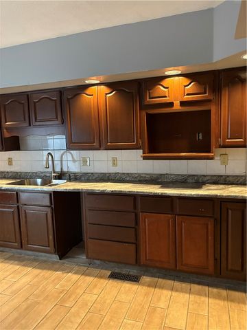 1001 E Stewart Street, Dayton, OH 45410