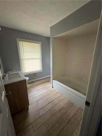 1001 E Stewart Street, Dayton, OH 45410