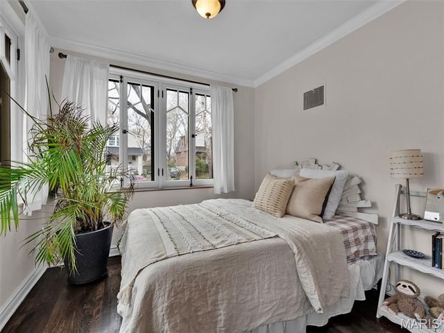 7217 Shaftesbury Avenue, University City, MO 63130