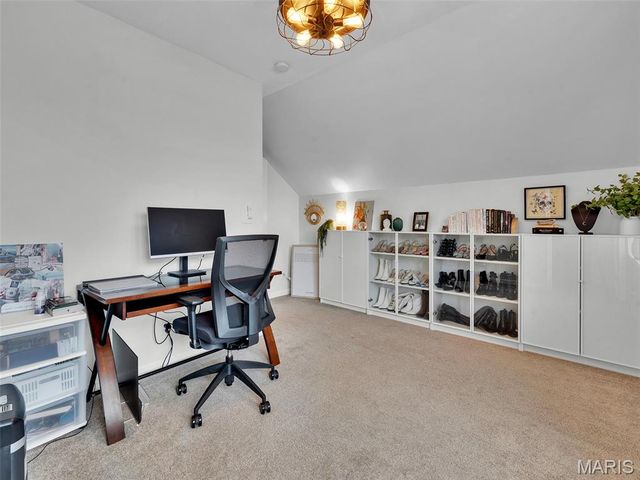 7217 Shaftesbury Avenue, University City, MO 63130