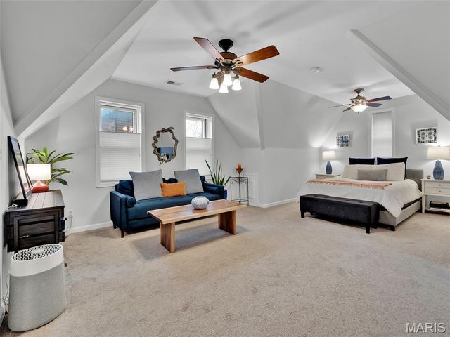 7217 Shaftesbury Avenue, University City, MO 63130