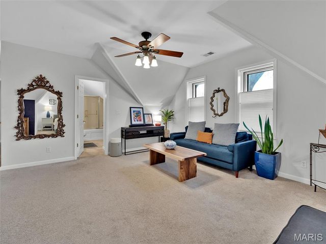 7217 Shaftesbury Avenue, University City, MO 63130