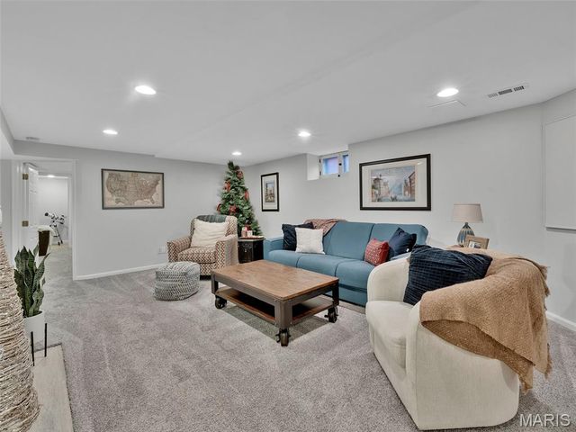 7217 Shaftesbury Avenue, University City, MO 63130