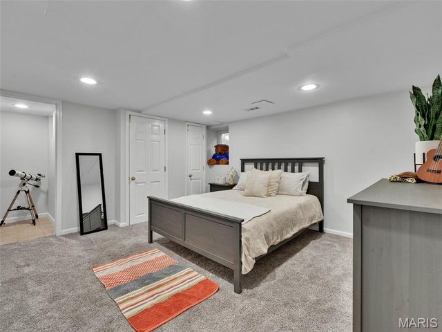 7217 Shaftesbury Avenue, University City, MO 63130