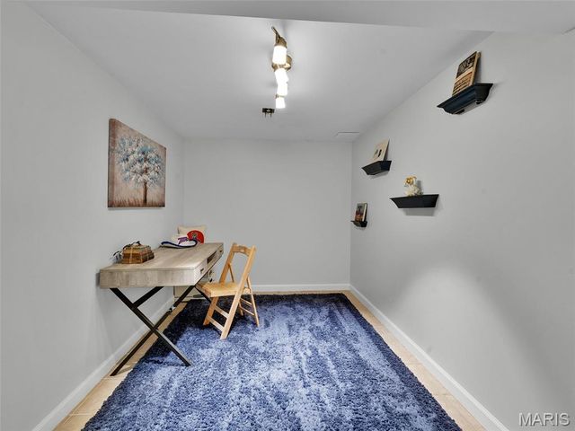 7217 Shaftesbury Avenue, University City, MO 63130