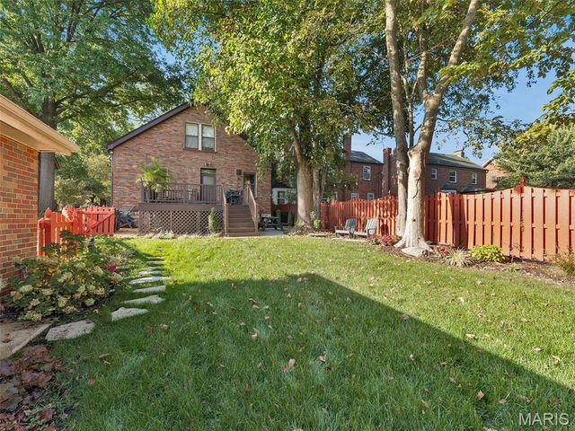 7217 Shaftesbury Avenue, University City, MO 63130