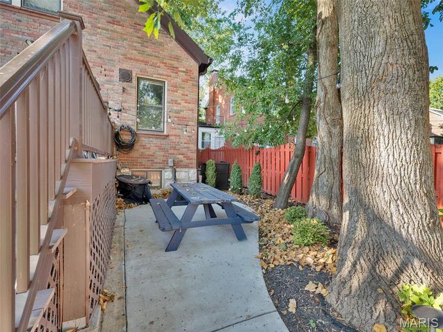 7217 Shaftesbury Avenue, University City, MO 63130