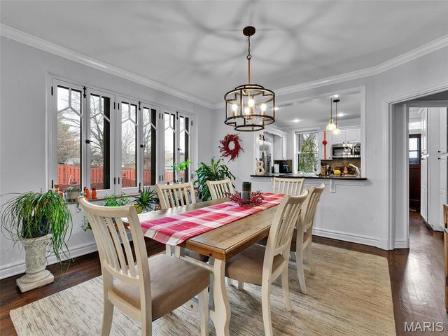 7217 Shaftesbury Avenue, University City, MO 63130