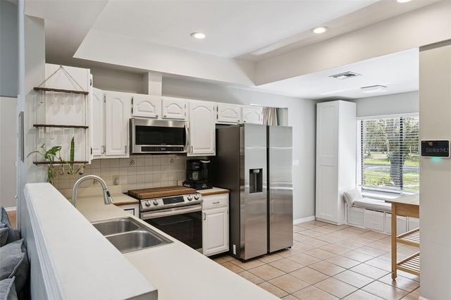 8617 AMBER OAK COURT, Orlando, FL 32817