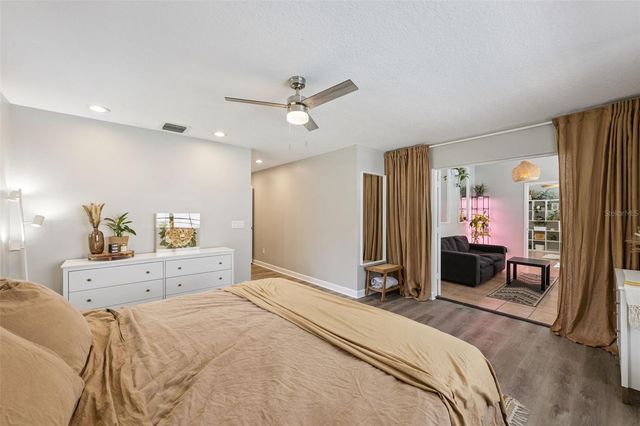 8617 AMBER OAK COURT, Orlando, FL 32817