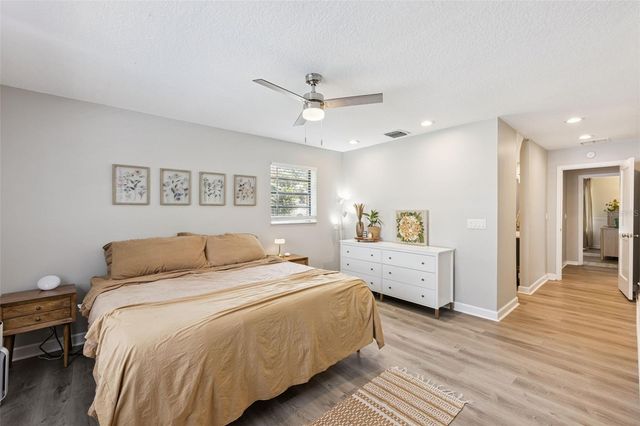 8617 AMBER OAK COURT, Orlando, FL 32817
