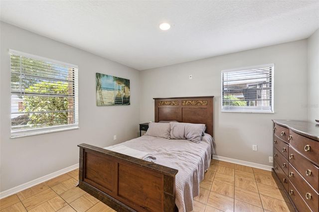 8617 AMBER OAK COURT, Orlando, FL 32817