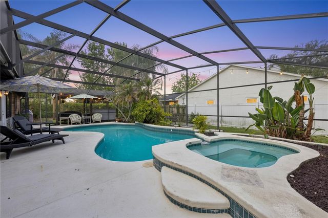 8617 AMBER OAK COURT, Orlando, FL 32817