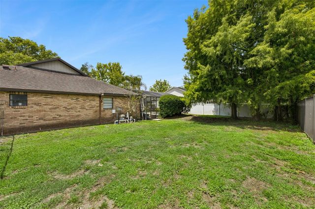8617 AMBER OAK COURT, Orlando, FL 32817