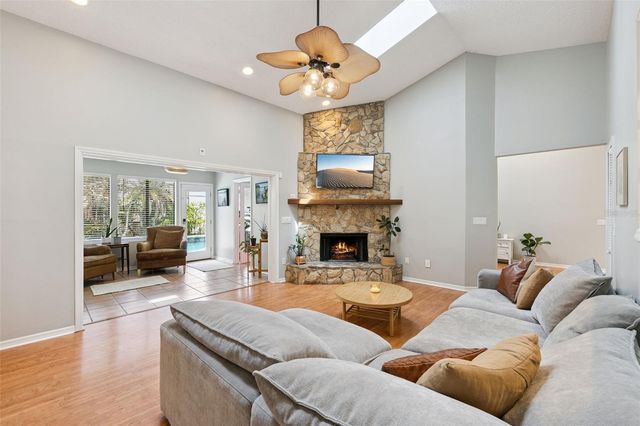 8617 AMBER OAK COURT, Orlando, FL 32817