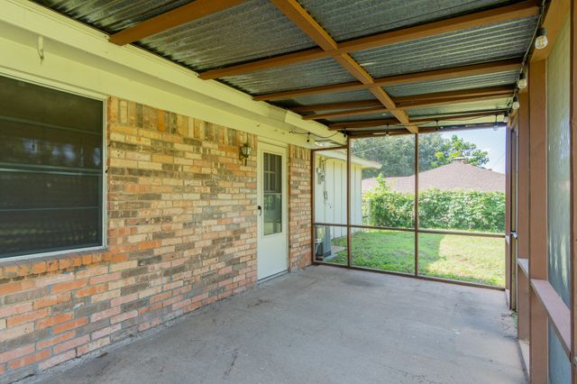 2407 Hilldale Boulevard, Arlington, TX 76016
