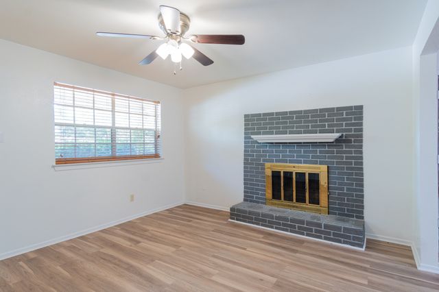 2407 Hilldale Boulevard, Arlington, TX 76016