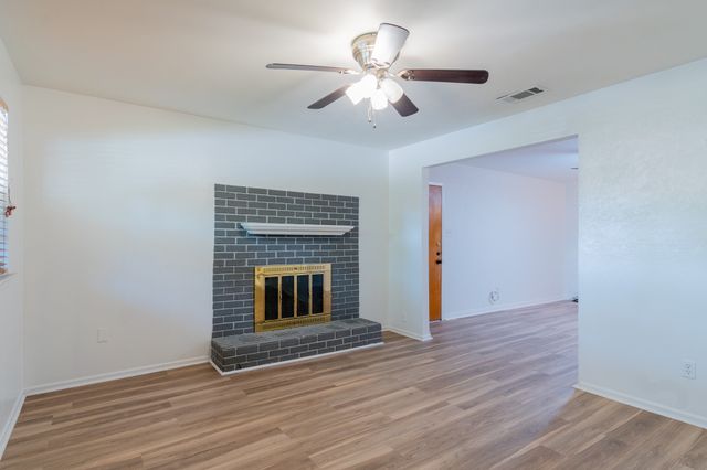 2407 Hilldale Boulevard, Arlington, TX 76016