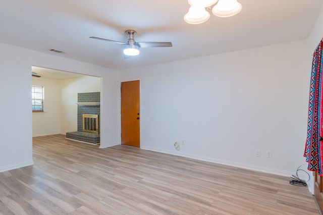 2407 Hilldale Boulevard, Arlington, TX 76016