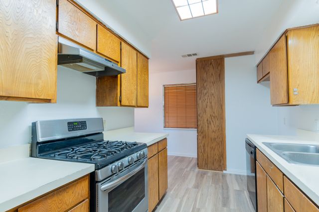 2407 Hilldale Boulevard, Arlington, TX 76016