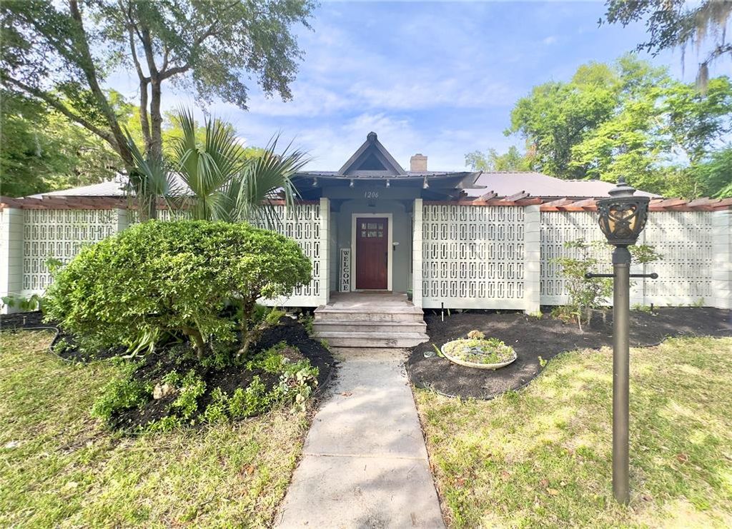 1206 SUNSHINE AVENUE, Leesburg, FL 34748