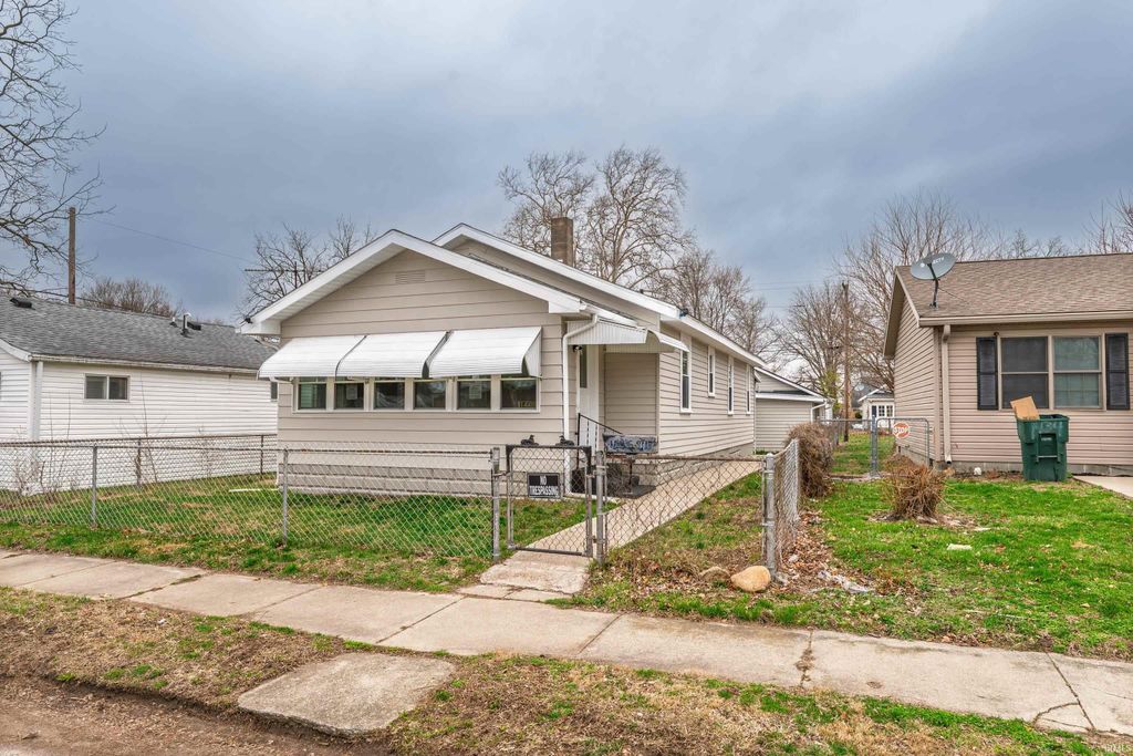 1448 W 14th Street, Muncie, IN 47302