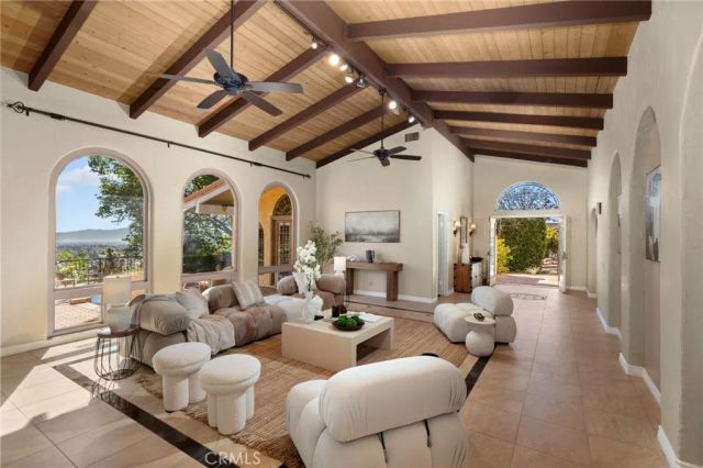 821 Guanajuato, Claremont, CA 91711