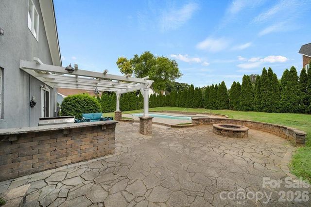 120 Royal Pointe Way, Mooresville, NC 28117