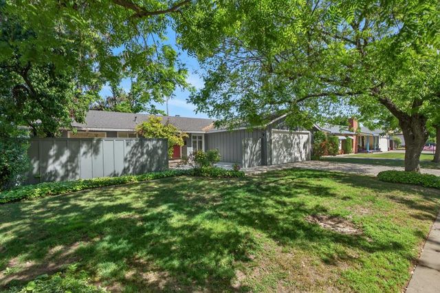 1109 W Churchill St, Stockton, CA 95207