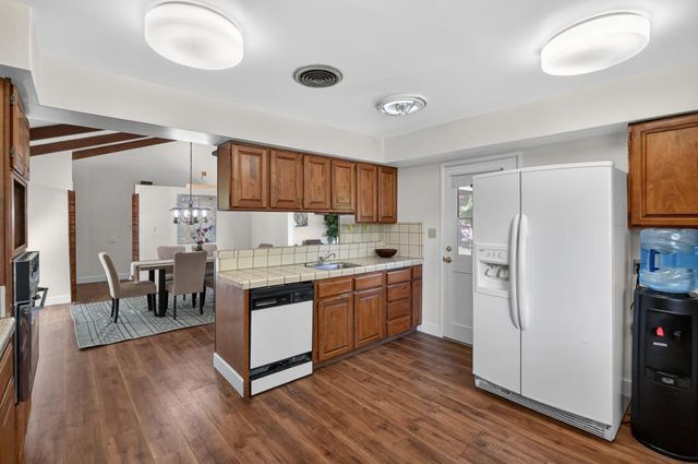 1109 W Churchill St, Stockton, CA 95207