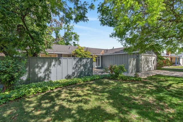 1109 W Churchill St, Stockton, CA 95207