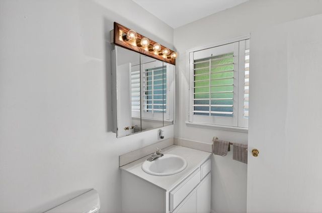 1109 W Churchill St, Stockton, CA 95207