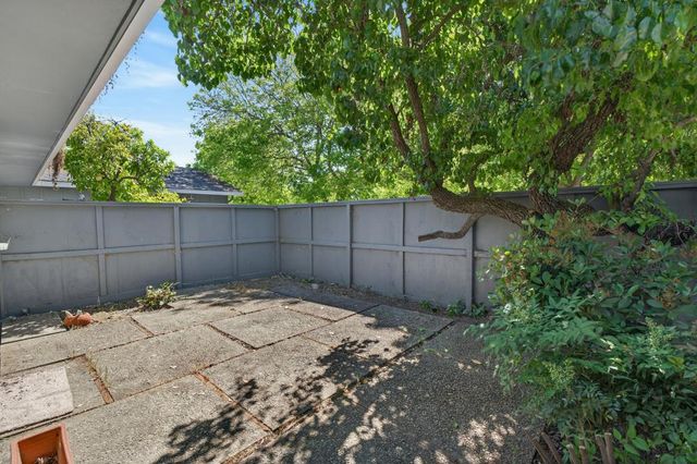 1109 W Churchill St, Stockton, CA 95207